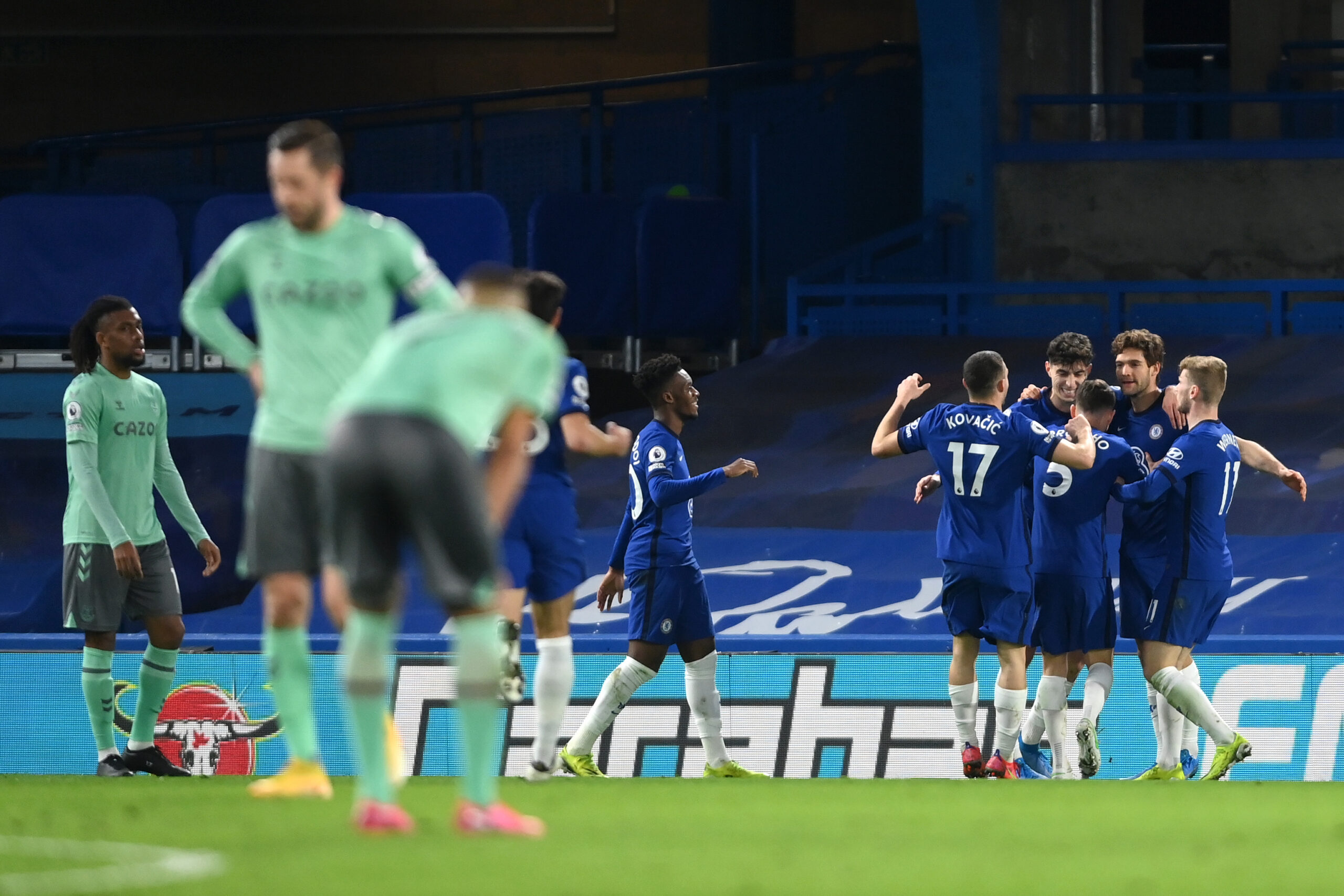 Jogadores do Chelsea comemoram primeiro gol do jogo - Getty Images