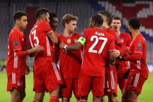 Jogadores do Bayern de Munique reunidos após o gol - GettyImages