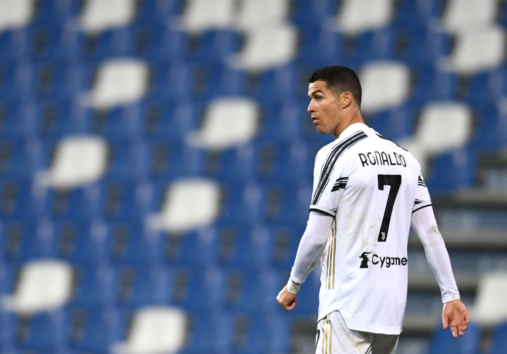 Cristiano Ronaldo retira carros de luxo de sua casa em Turim - GettyImages