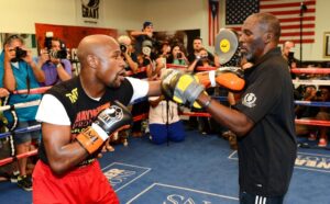 Roger é um dos responsáveis pela carreira de Floyd Mayweather - Getty Images
