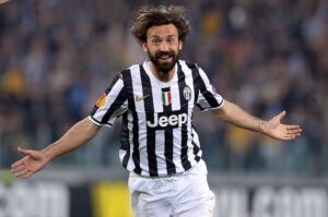 Pirlo em ação pela Juventus - GettyImages