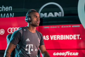 Douglas Costa é papa-títulos do Bayern de Munique - GettyImages