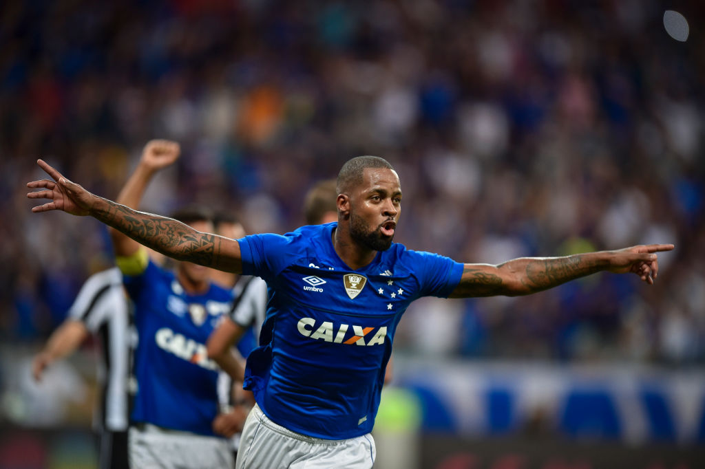 Dedé está se recuperando de uma cirurgia no joelho - Getty Images