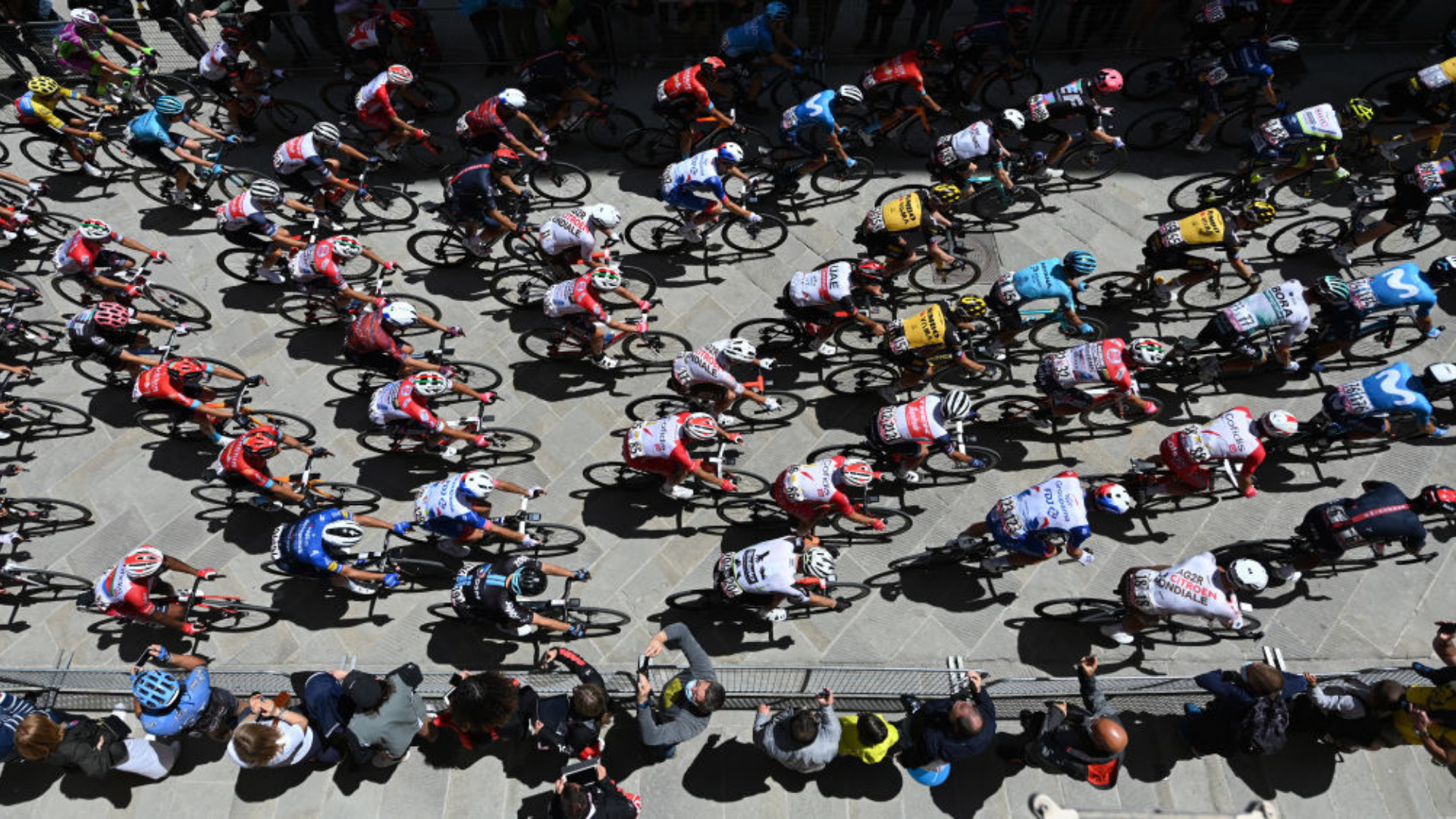 O Giro d’Italia 2022 levará cerca de 176 ciclistas ao país europeu - Getty Images