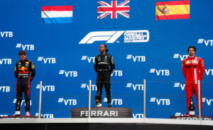 Na Fórmula 1, Hamilton tomou a liderança na reta final do GP da Rússia - GettyImages