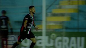 João Paulo, do Salgueiro, comemora gol na semi e projeta final contra o Santa Cruz: “Estamos prontos” - Transmissão