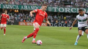 O Internacional empatou com o Coritiba, e Alemão detonou a arbitragem no Brasileirão - Ricardo Duarte/Internacional