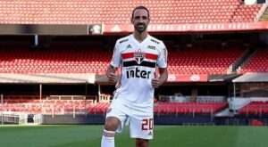 {} - Juanfran (Crédito: Divulgação/SPFC/Rubens Chiri)