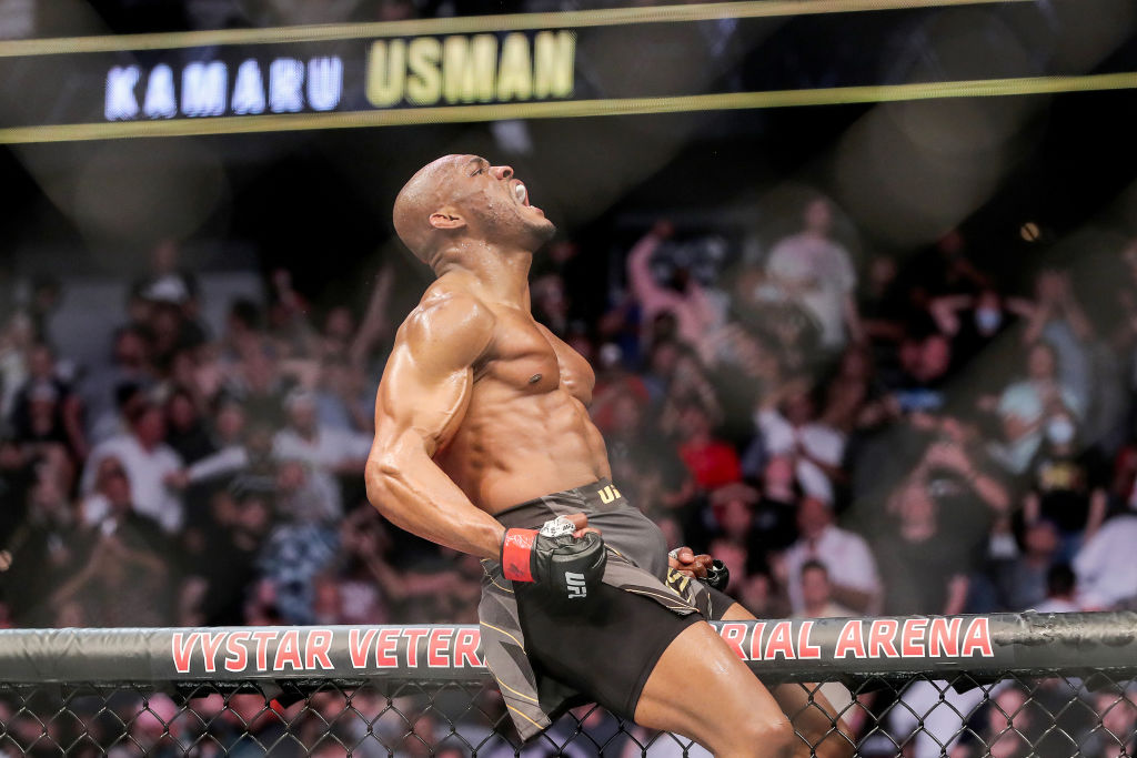 Kamaru Usman segue como campeão do UFC - GettyImages