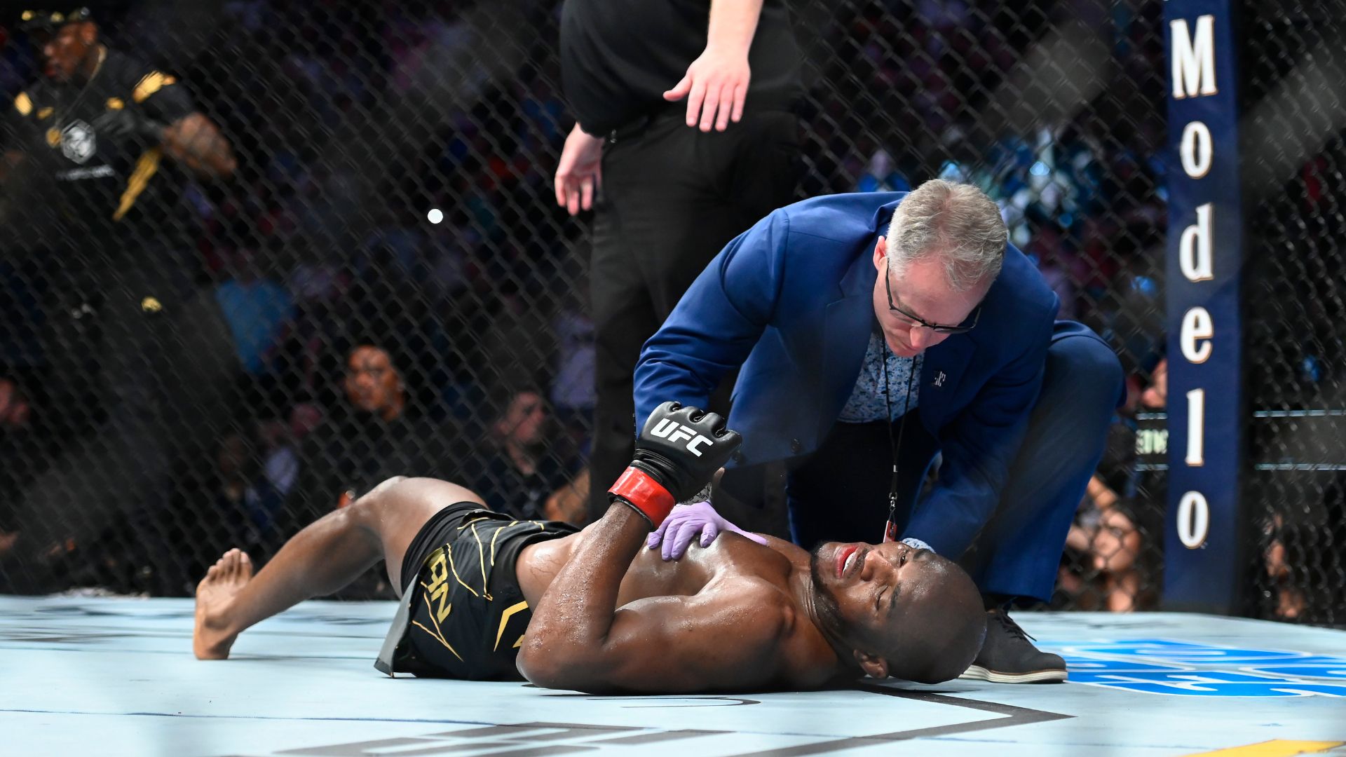 Khabib revela preocupação após derrota de Usman - GettyImages
