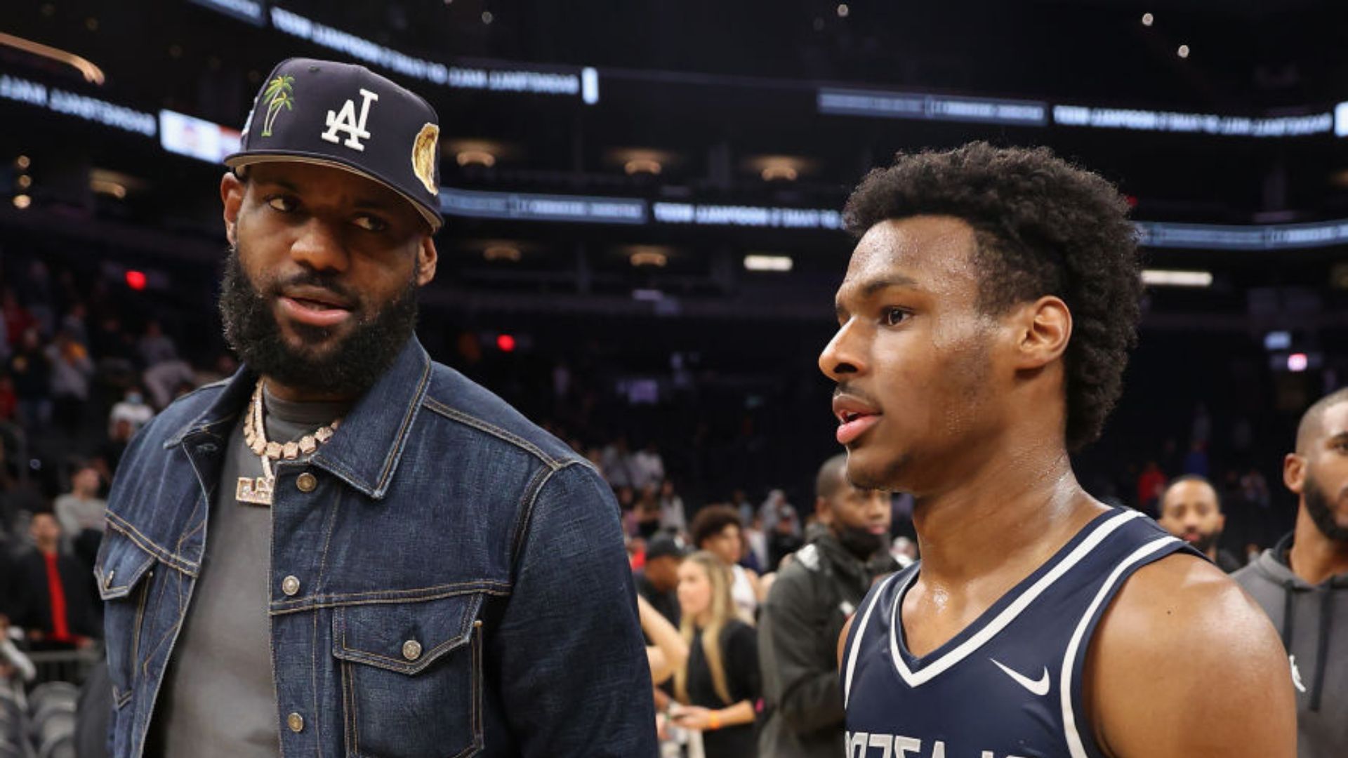 Lebron James e seu filho Bronny James - GettyImages