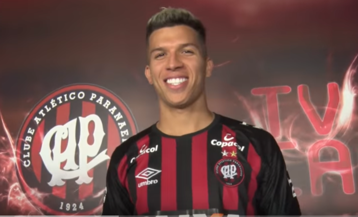 Jogador fez apenas dois jogos com a camisa do clube alemão - Reprodução/Youtube