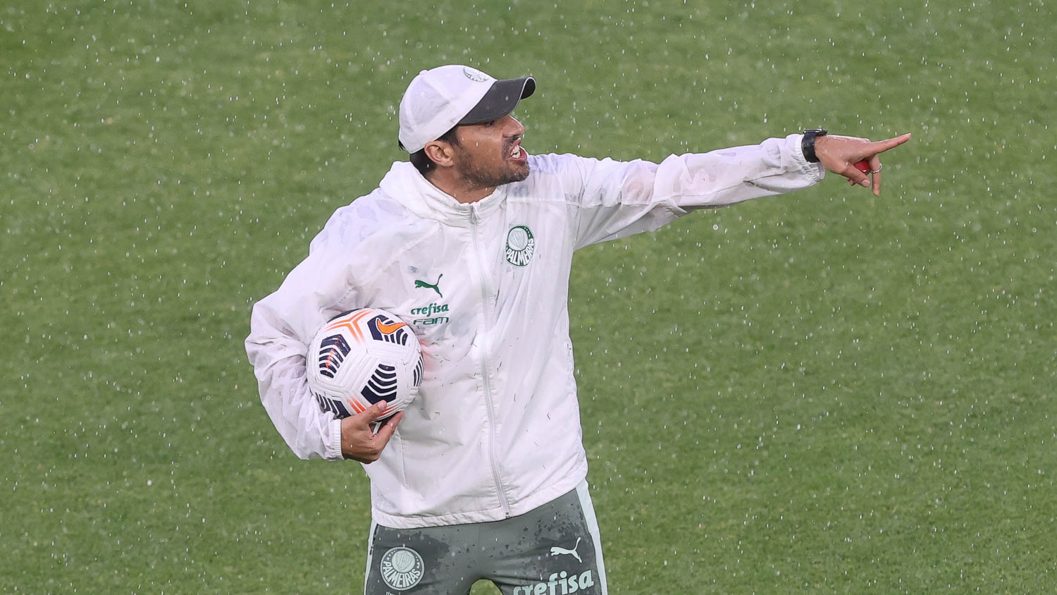 Abel Ferreira está montando a escalação Palmeiras para a Libertadores - Cesar Greco / Palmeiras