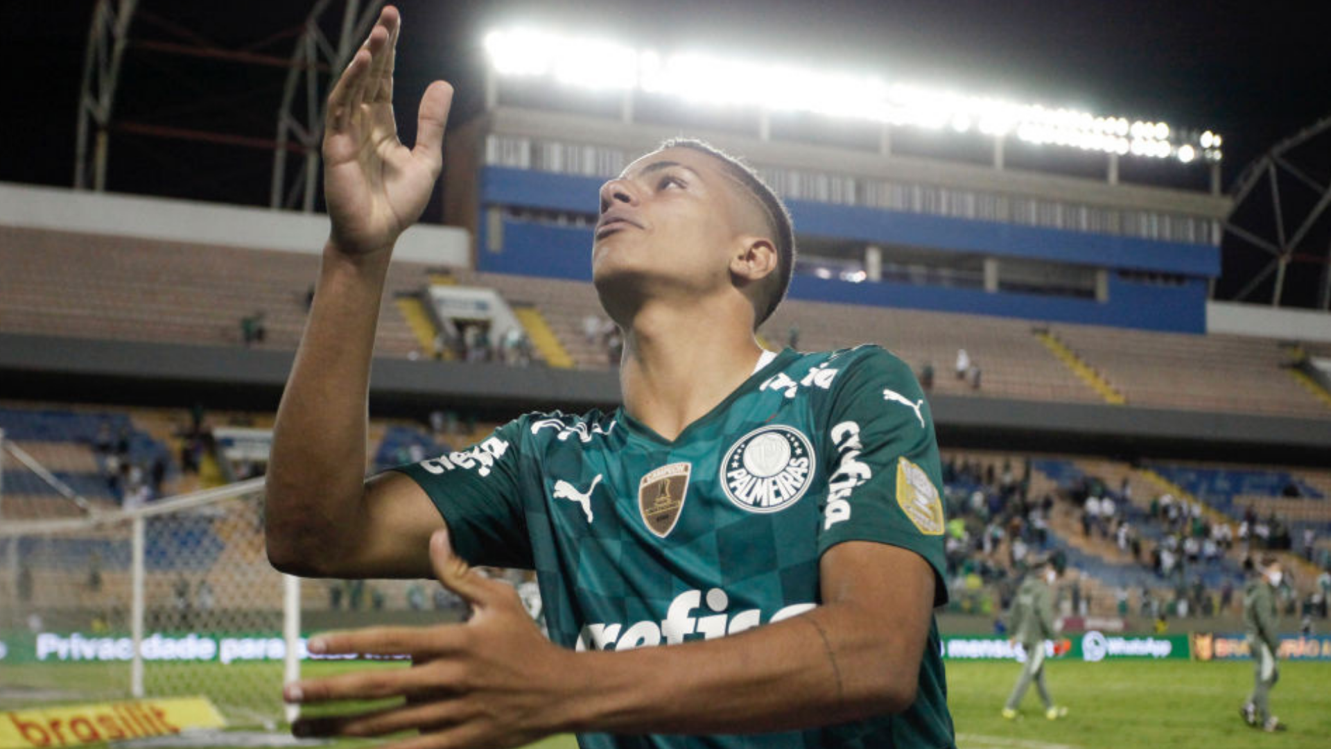 Giovani é um dos principais destaques da base do Palmeiras e o jogador entrou na mira do Ajax - GettyImages