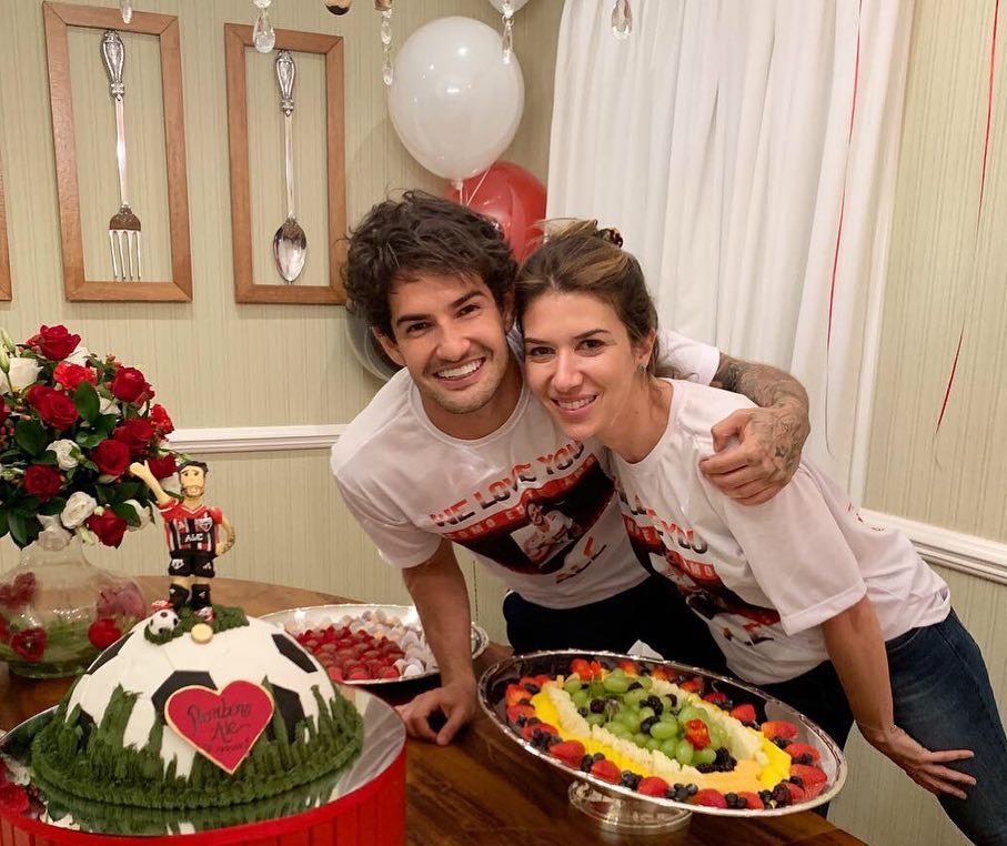 {} - Alexandre Pato e Rebeca Abravanel (Crédito: Reprodução/Instagram)
