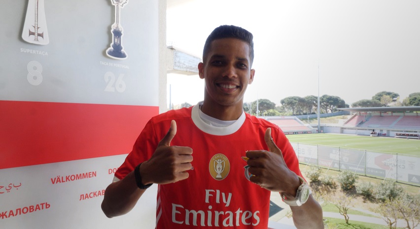 Atacante assinou contrato com o time português até 2025 - Divulgação/Benfica