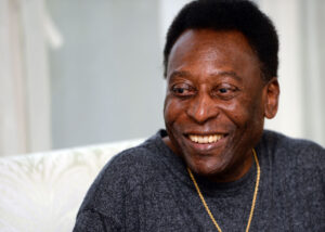Segundo boletim médico, Pelé está se recuperando de "maneira satisfatória" após cirurgia - Getty Images