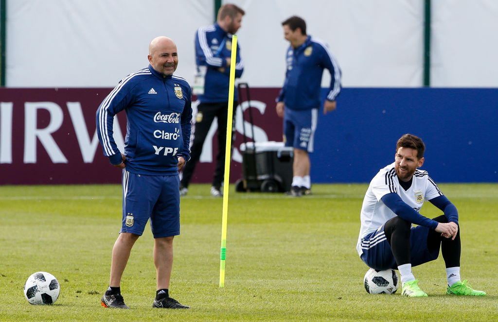 Sampaoli comentou sobre como parar Lionel Messi na partida contra o PSG - GettyImages