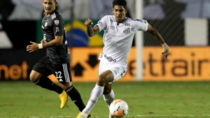 Raniel foi o oitavo reforço do Vasco e Zé Ricardo aposta no atleta - GettyImages