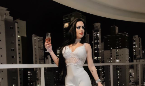 Torcedora do Inter bomba na web com ensaios sensuais - Reprodução/ Instagram