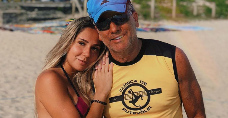 Corpo sarado de Carol Portaluppi chama atenção em dia de sol com Renato Gaúcho - Instagram