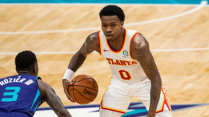 Jogador do Hawks durante a rodada da nba - GettyImages