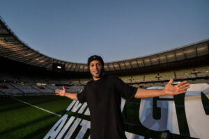 Ídolo do futebol, Ronaldinho fala do contato com fãs na era digital - GettyImages