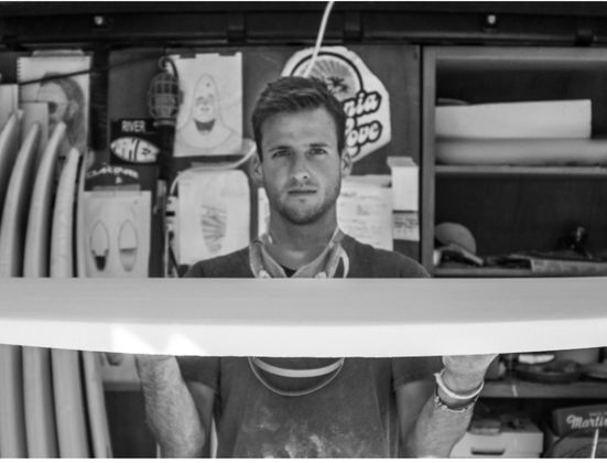 Surfista Ben Kelly morre após sofrer um ataque de tubarões - Divulgação