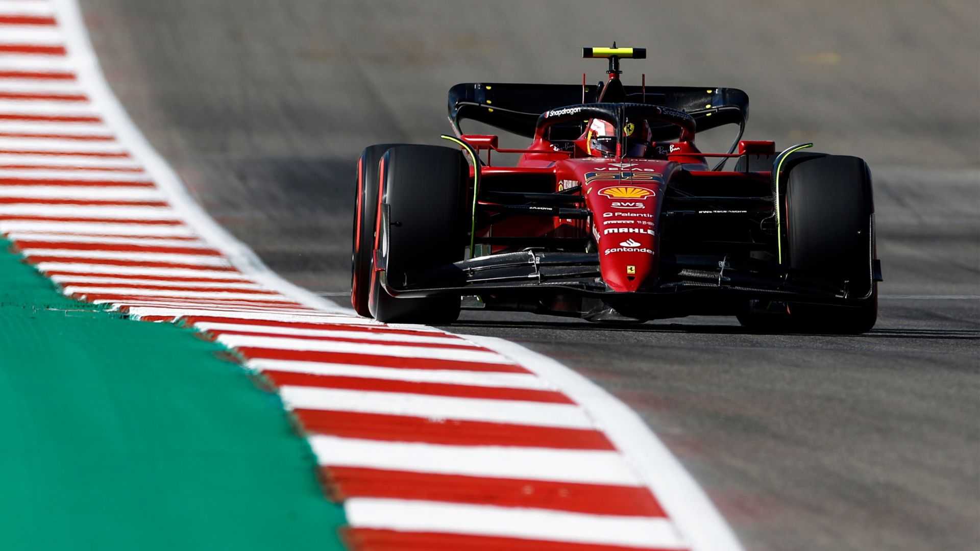 Sainz aproveita erro de Verstappen e lidera primeiro treino livre - Getty Images