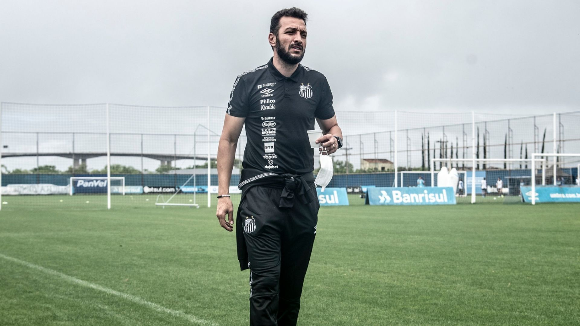 Santos, Edu Dracena e Fabián Bustos estão fazendo um grande início de trabalho no Brasileirão - Ivan Storti/Santos FC