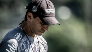 Fabián Bustos ganha dor de cabeça para clássico contra o São Paulo - Ivan Storti/Santos FC