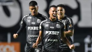 Lucas Braga foi decisivo para o Santos no Brasileirão e aproveitou para valorizar Orlando Ribeiro - Ivan Storti/Santos FC