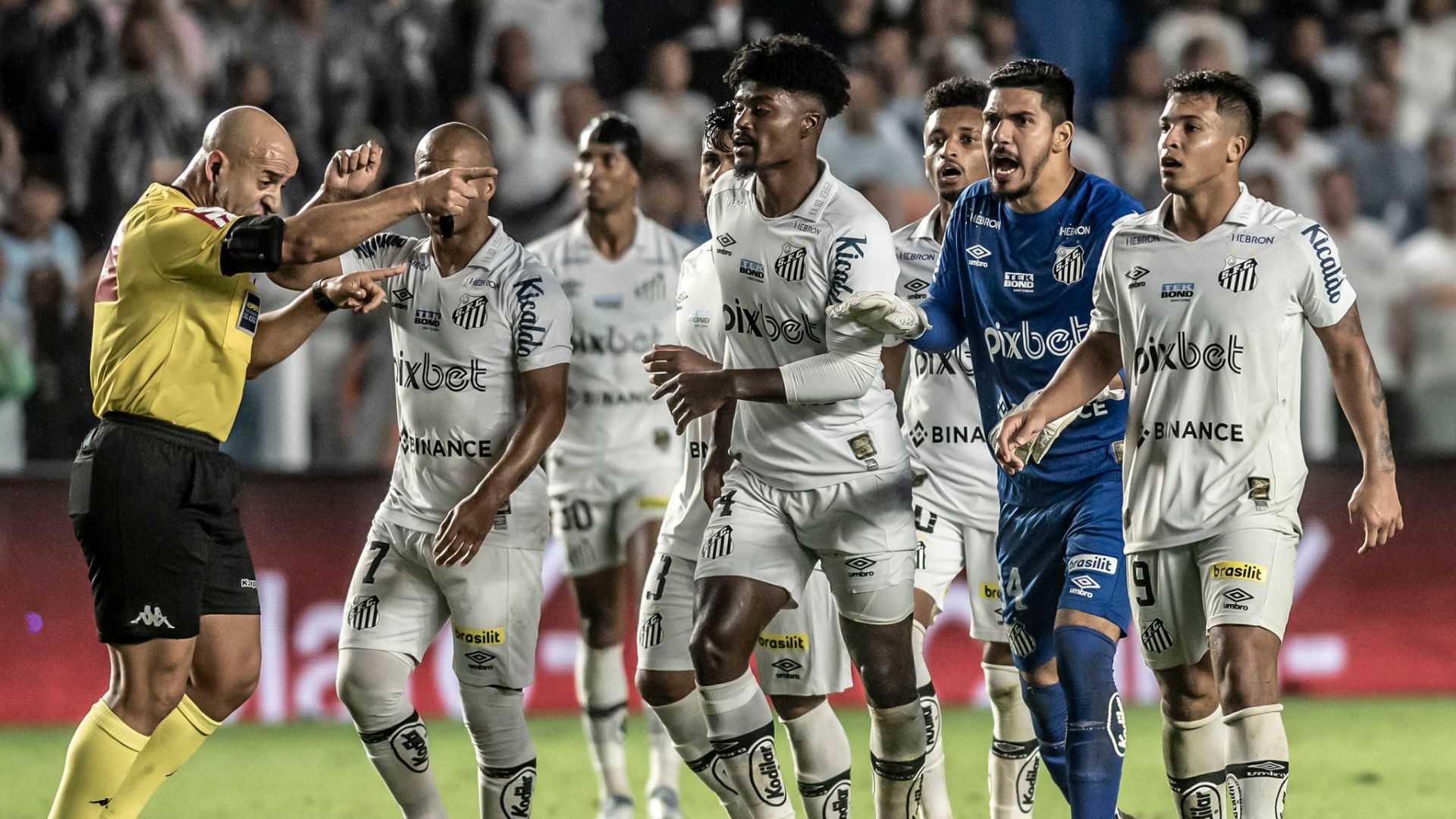 Santos segue interessado em reforçar o elenco - GettyImages