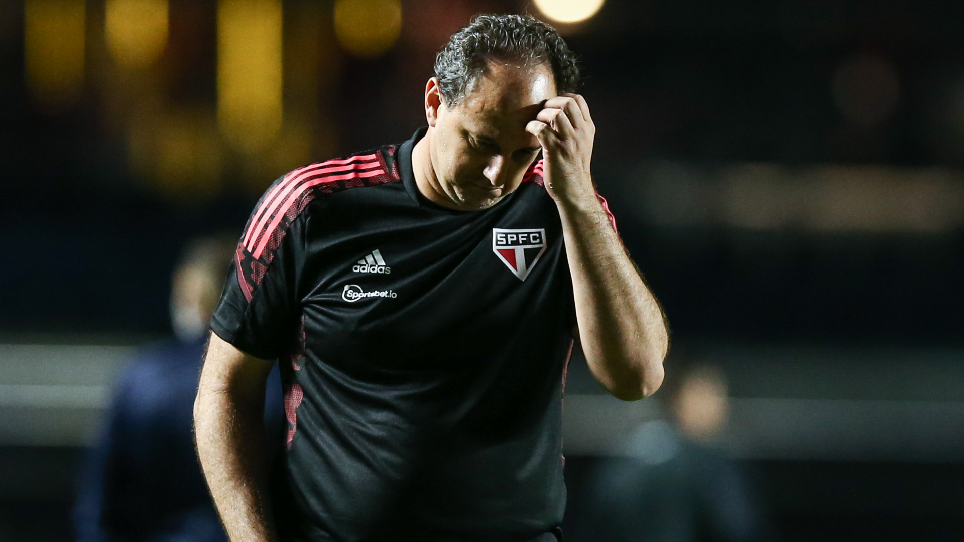 Rogério Ceni viu o São Paulo sair na frente do placar contra o Botafogo-SP no Paulistão - GettyImages
