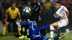 São Paulo quer contratar ex-Santos e espera imbróglio com Internacional - GettyImages