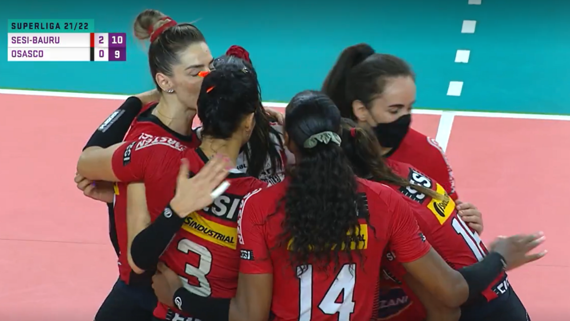 Jogadoras do Sesi-Bauru comemorando diante do Osasco pela Superliga Feminina - Transmissão SporTV