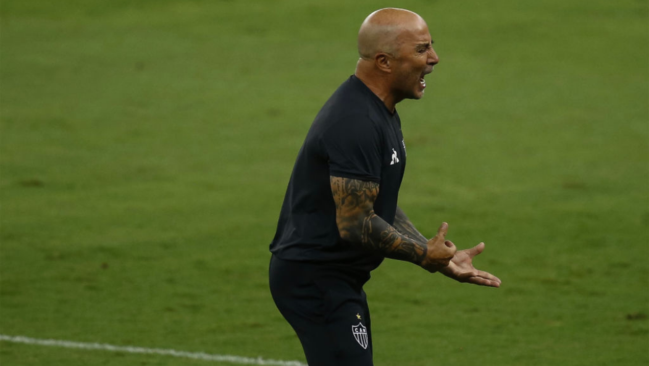 Jorge Sampaoli durante a partida contra o Fluminense - GettyImages