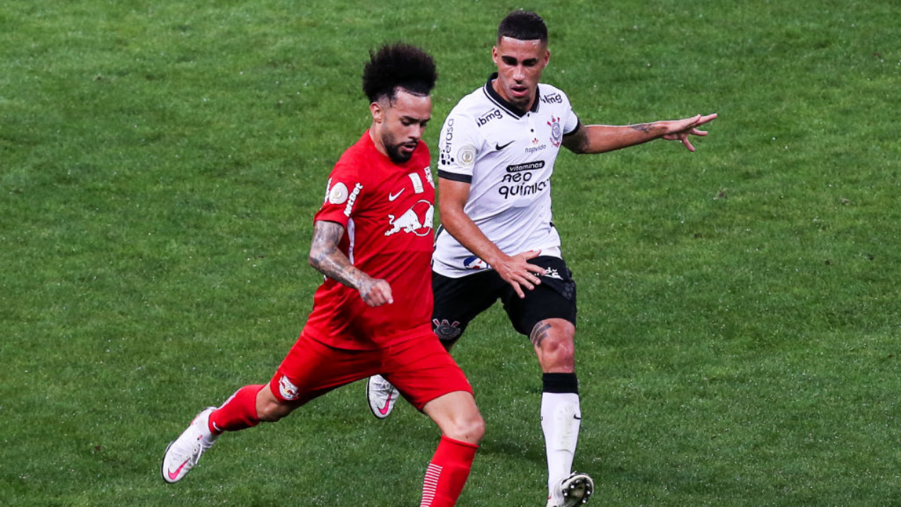 Claudinho, do Bragantino, e Gabriel, do Corinthians - GettyImages