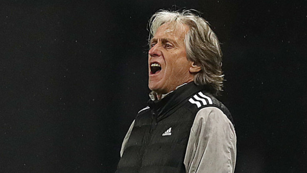 Jorge Jesus em ação pelo Benfica - GettyImages