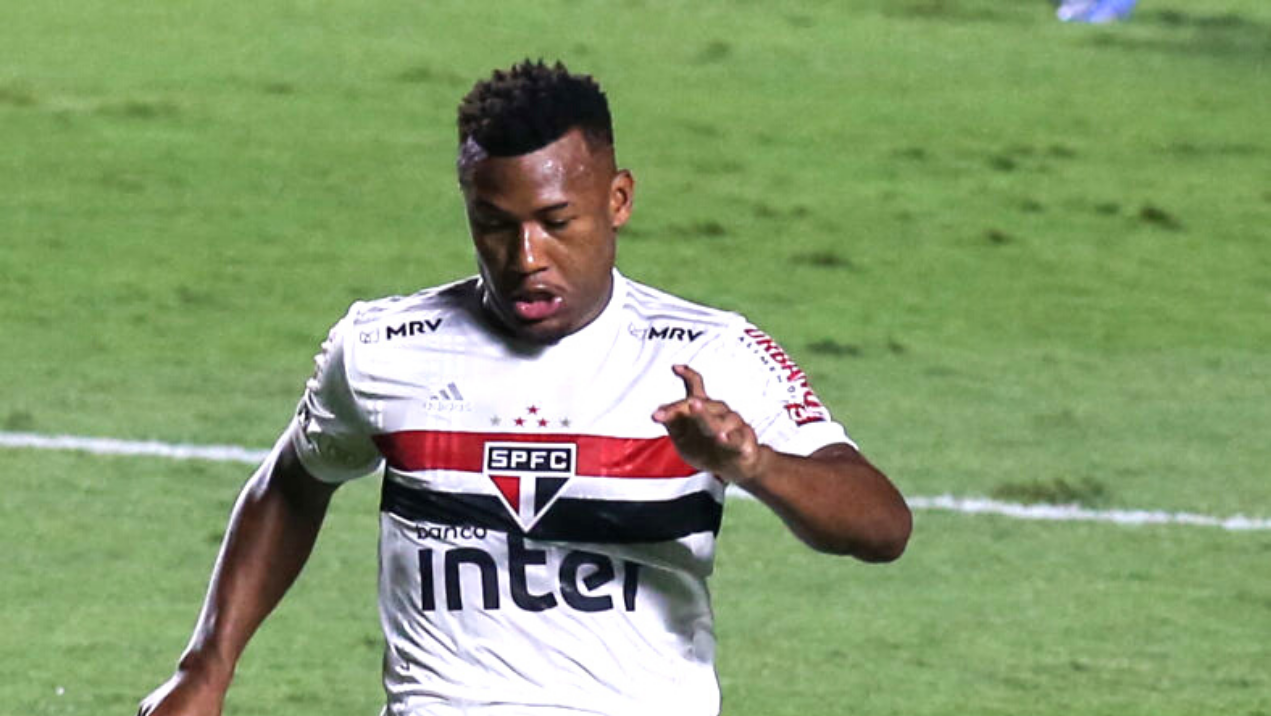 Luan, jogador do São Paulo em campo - GettyImages