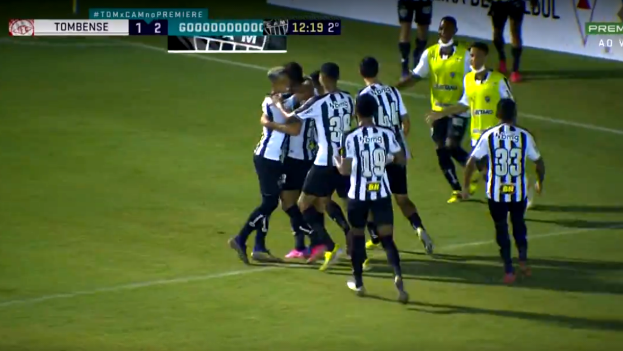 Jogadores do Atlético-MG comemorando o gol da virada diante do Tombense - Transmissão Premiere