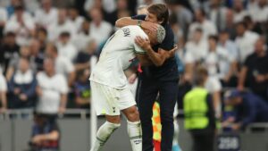 Antonio Conte, técnico do Tottenham, saiu em defesa de Richarlison durante a coletiva - GettyImages