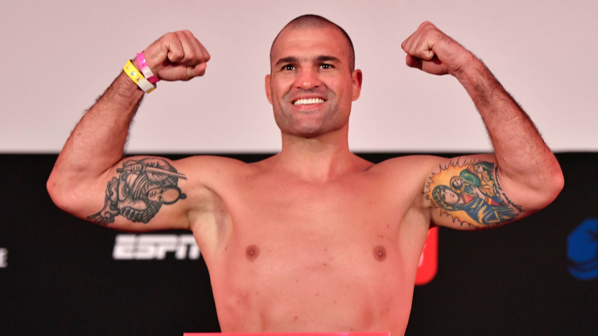 Shogun alerta St-Preux sobre combate no UFC 274 - GettyImages