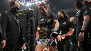 Amanda Nunes e Julianna Peña prometem fazer um dos maiores confrontos da história do UFC - GettyImages