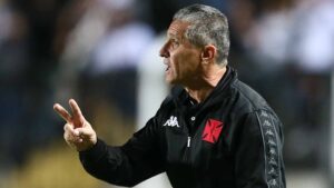 Jorginho abriu o jogo sobre a virada espetacular do Vasco na série B do Brasileirão - Daniel Ramalho/CRVG