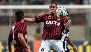 Walter, do Athletico mostra a barriga em vídeo e admite - GettyImages