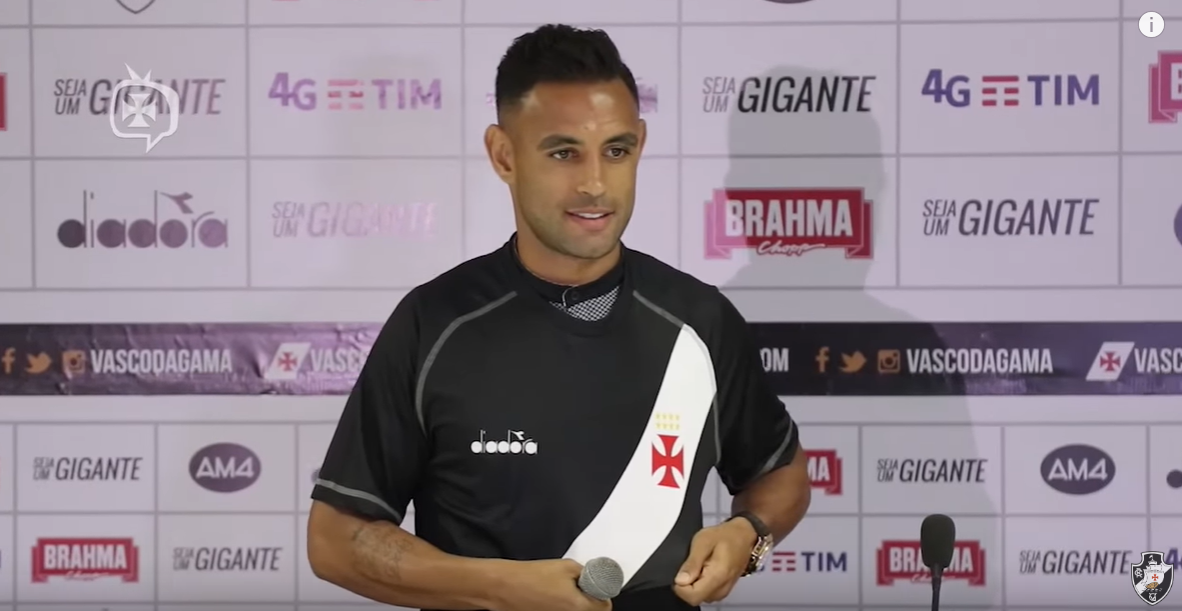Werley sendo apresentado pelo Vasco - Transmissão Vasco TV