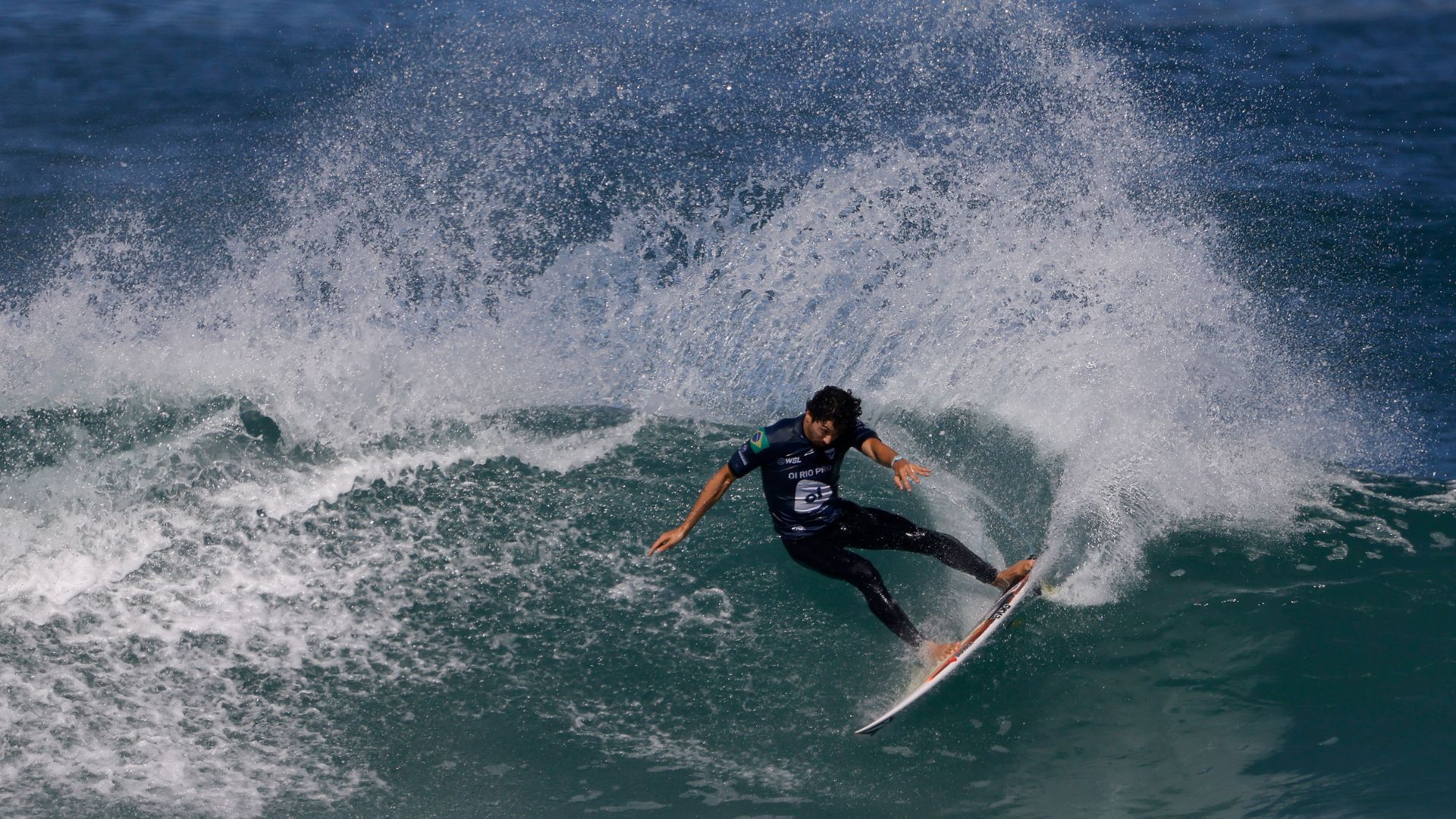 Yago Dora vence bateria e manda Italo para a repescagem em Teahupoo - GettyImages