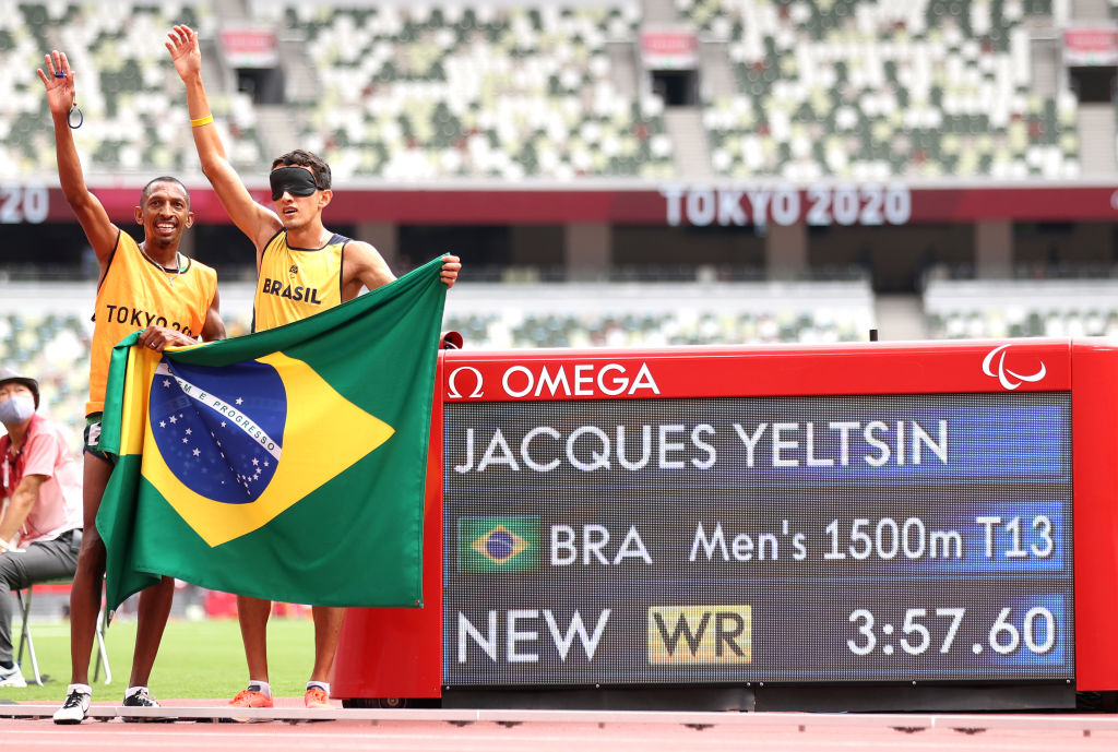 Yeltsin Jacques bate recorde mundial, vence os 1.500m T11 e conquista o 100º ouro do Brasil em Paralimpíadas - GettyImages