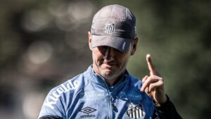 Santos ainda não ficou satisfeito e prometeu buscar mais novidades - Raul Baretta / Santos FC / Flickr